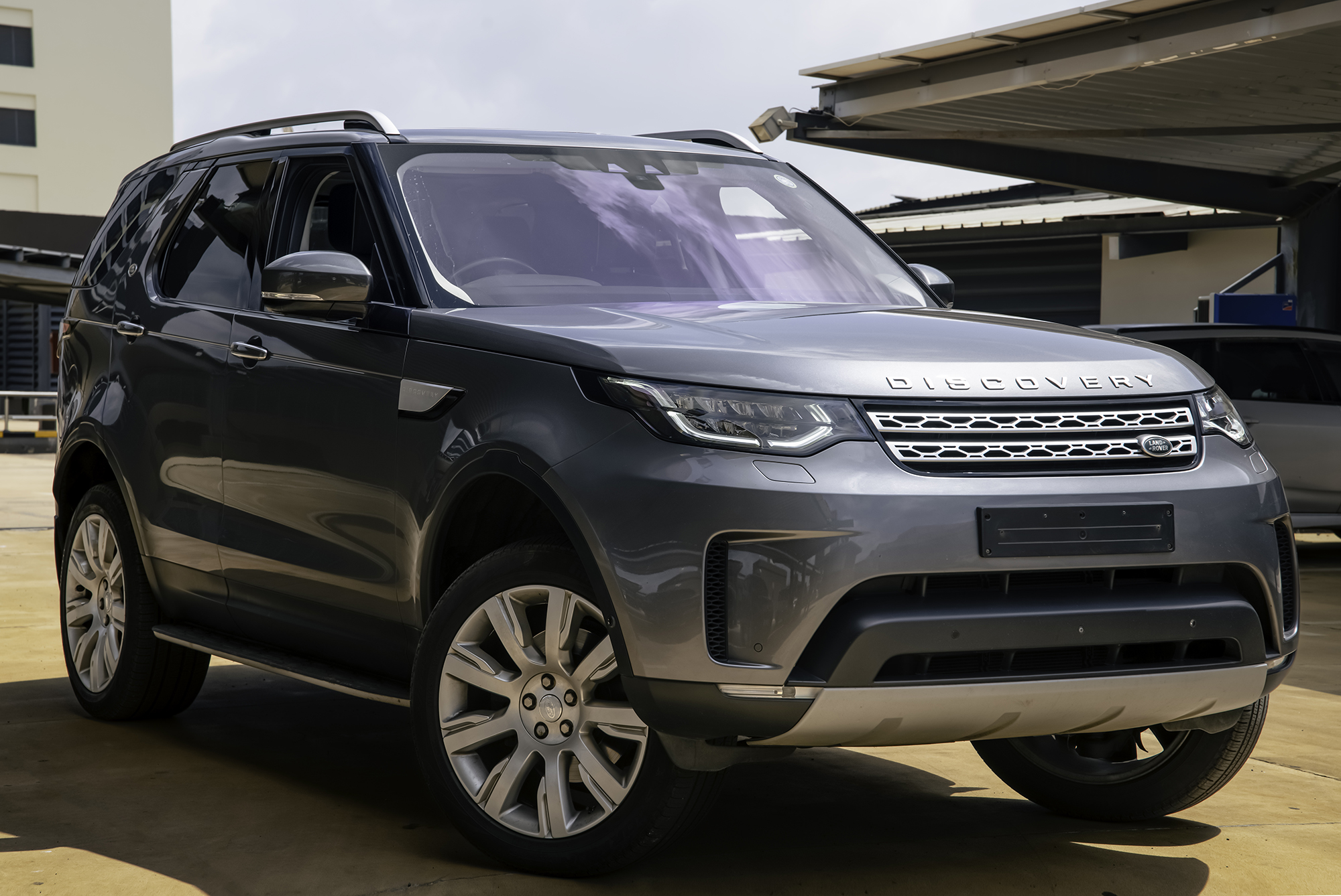 Landrover Discovery 5 Luxury HSE by Eleven Motors